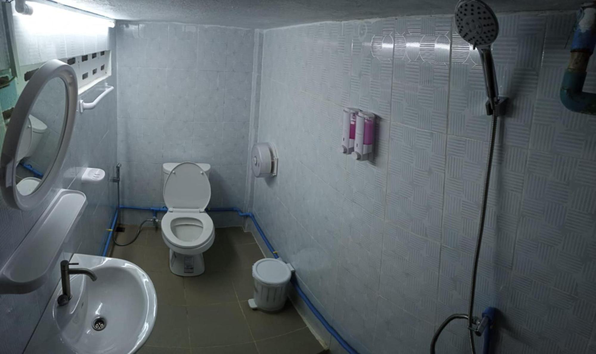 Hostel Neva Paris Pakse Exterior photo